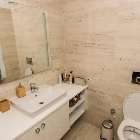 1+1 Stylish Apt. 10 Min From Akasya Mall